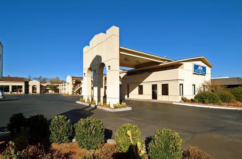 Executive Plus Inn And Suites Elk City Εξωτερικό φωτογραφία