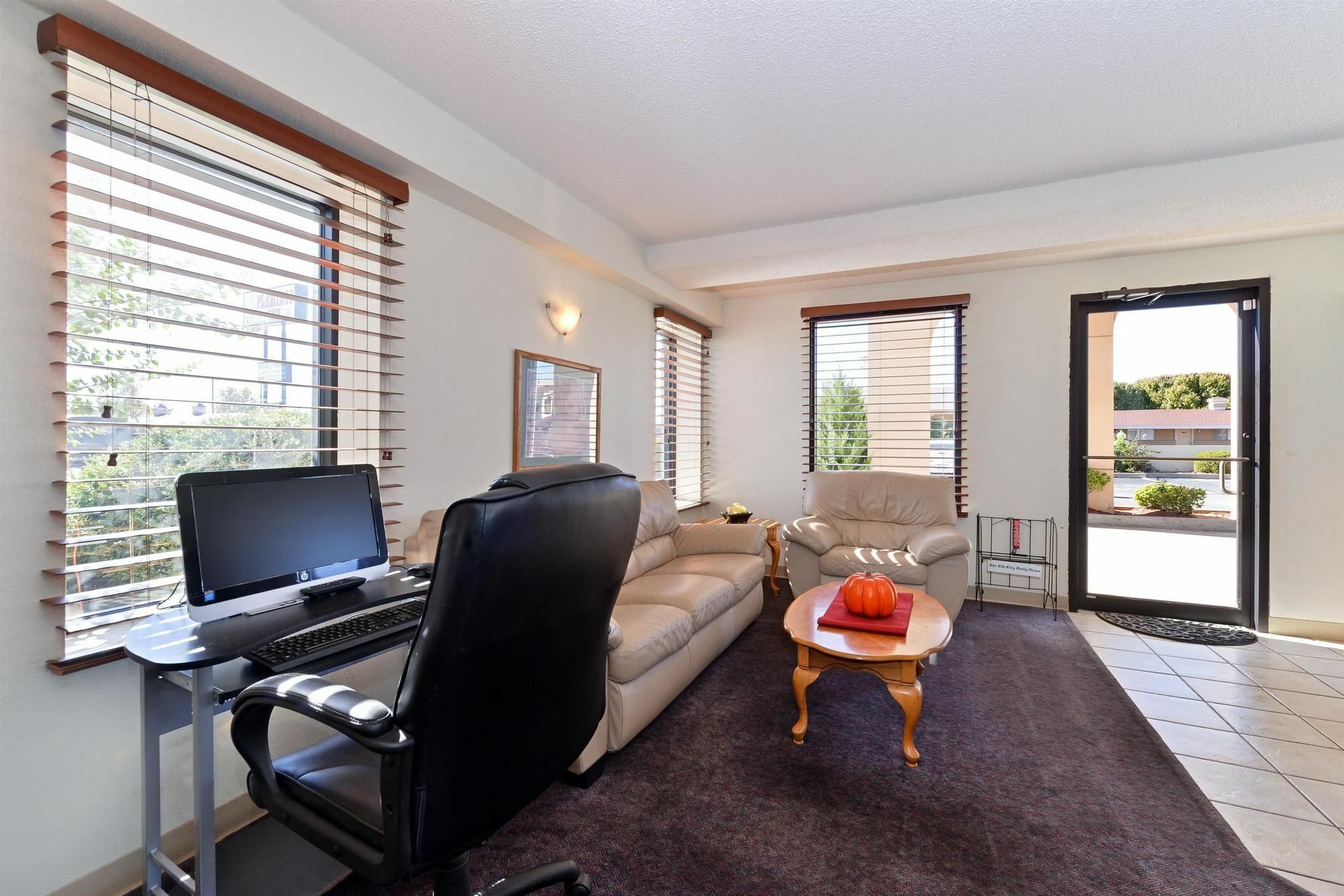 Executive Plus Inn And Suites Elk City Εξωτερικό φωτογραφία